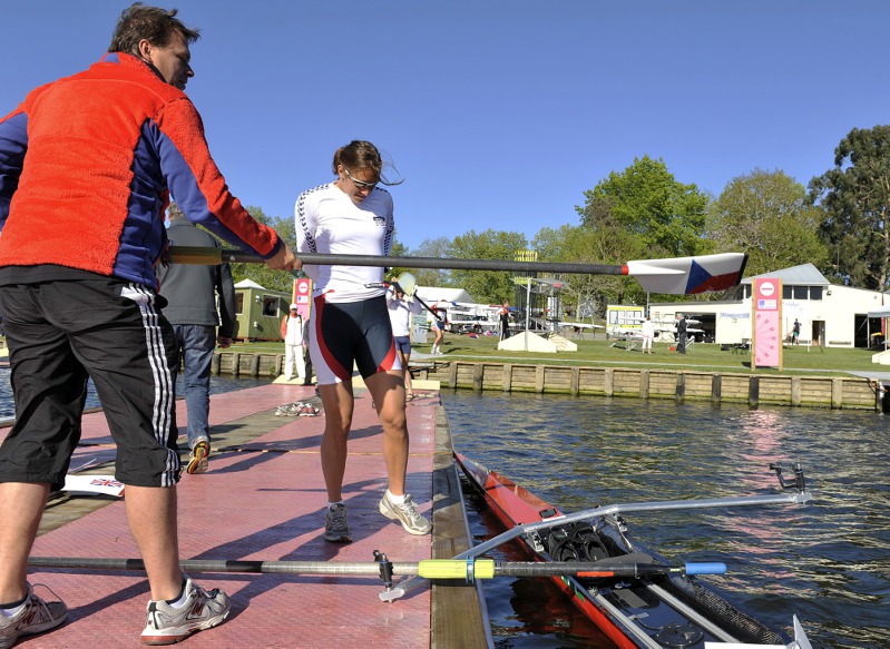 Skifaři a mužský dvojskif na MS v semifinále